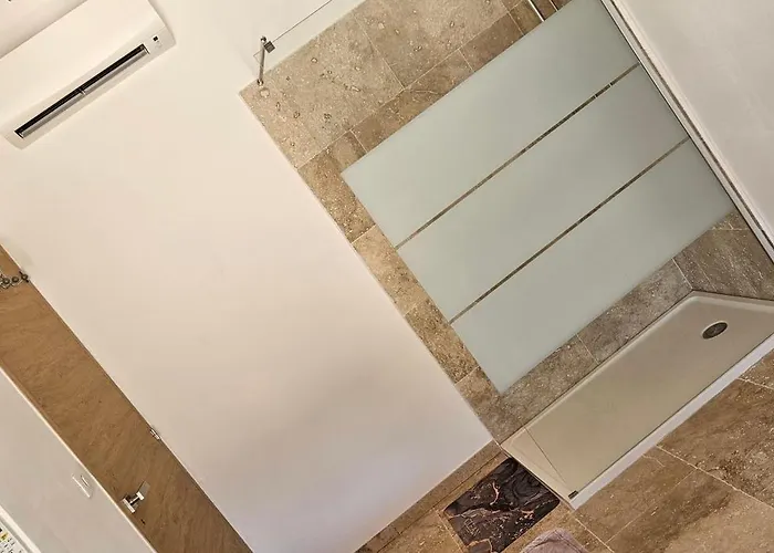 Bed And Kitchen With Pool * Aleria (Corsica)