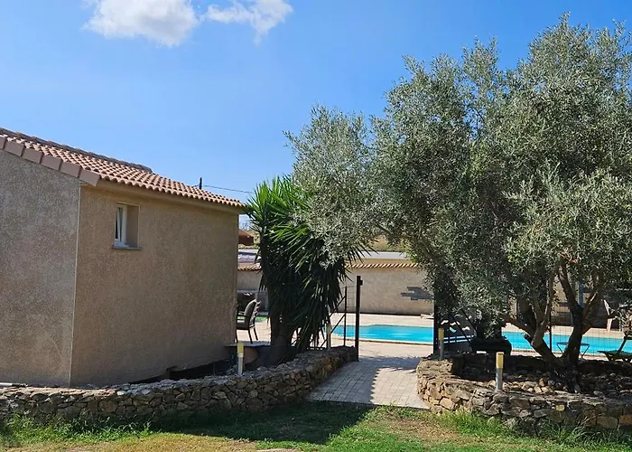 Bed And Kitchen With Pool Aleria (Corsica)